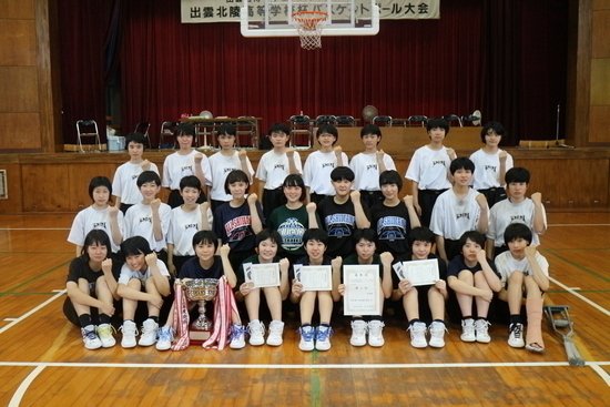 女子優勝校　松江市立湖東中学校